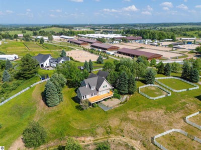 /international/us/6075-arabian-lane-williamsburg-mi-110099472264/