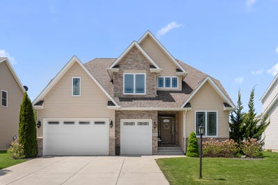 /international/us/2015-terreno-drive-chesterton-in-110107826802/