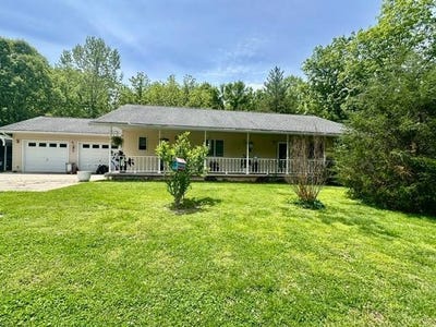 /international/us/4375-n-1000th-st-robinson-il-110107957549/
