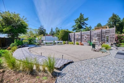 /international/us/1368-gulf-road-point-roberts-wa-110108355748/