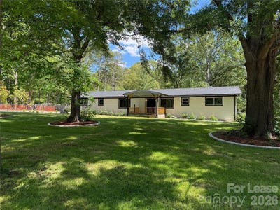 /international/us/3215-waxhaw-highway-monroe-nc-110108166216/