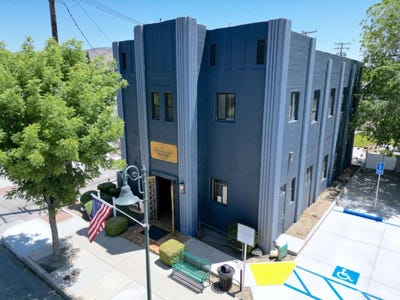 /international/us/112-s-curry-street-tehachapi-ca-110108297581/