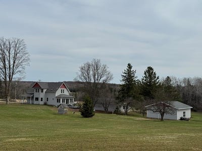 /international/us/2695-miller-rd-florence-wi-110108129007/