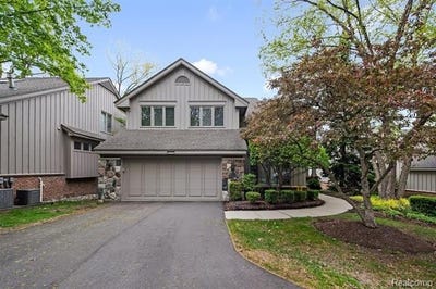 /international/us/4822-hidden-lane-west-bloomfield-twp-mi-110108218526/
