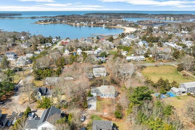 /international/us/4-quail-hill-road-pocasset-ma-110107695888/