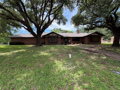 /international/us/803-val-verde-place-marlin-tx-110108427238/