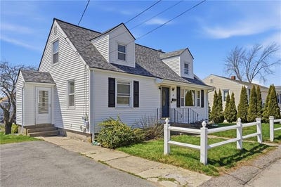 /international/us/17-goulart-avenue-bristol-ri-110107357064/