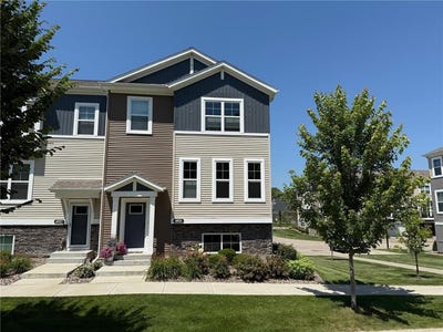 /international/us/6921-huckleberry-drive-minnetrista-mn-110100982288/