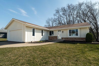 /international/us/1507-cherrywood-dr-waukesha-wi-110106919722/