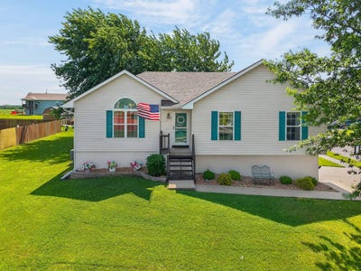 /international/us/18709-wildflower-drive-smithville-mo-110108774912/