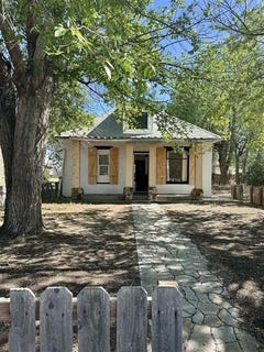 /international/us/212-robertson-ave-worland-wy-110108614204/