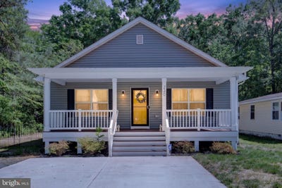 /international/us/230-12th-street-colonial-beach-va-110107853265/