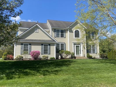 /international/us/21-seaver-farm-ln-grafton-ma-110108549176/