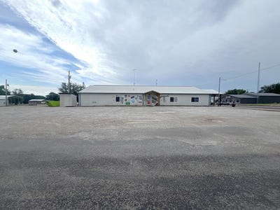 /international/us/219-n-main-street-hale-mo-110101520377/