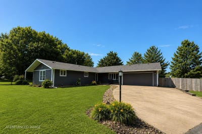/international/us/201-oak-park-circle-parkersburg-ia-110119590688/