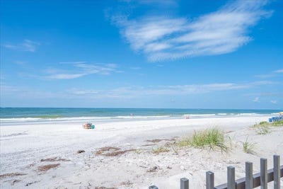 /international/us/14300-gulf-boulevard-madeira-beach-fl-110094152304/