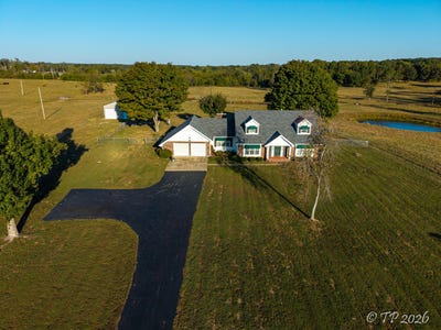 /international/us/9720-county-road-8730-west-plains-mo-110120508981/