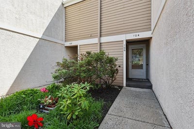 /international/us/106-harvest-lane-phoenixville-pa-110107779810/