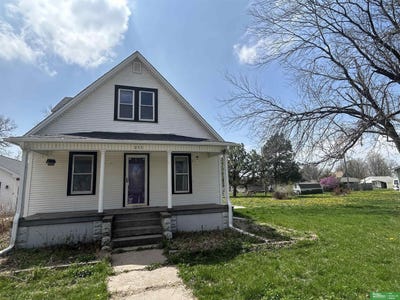 /international/us/211-w-alexander-street-valley-ne-110108480735/