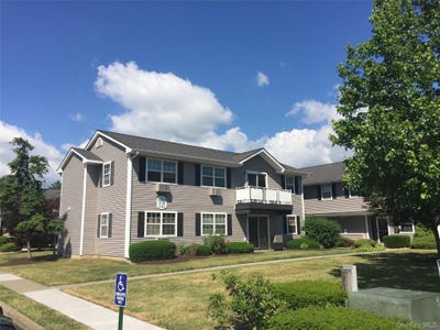 /international/us/100-hillside-drive-middletown-ny-110107404752/