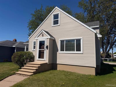/international/us/200-s-22-street-escanaba-mi-110108474590/