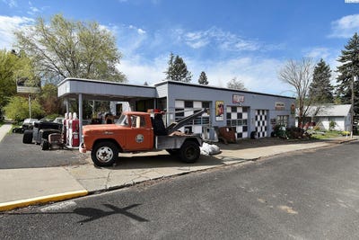 /international/us/704-s-whitman-avenue-rosalia-wa-110109136362/