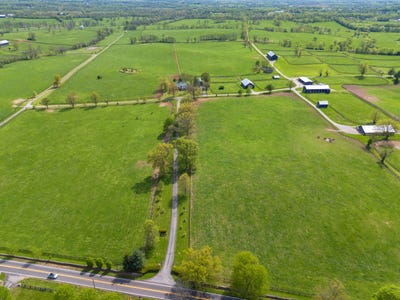 /international/us/3555-keene-road-nicholasville-ky-110091525739/