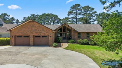 /international/us/791-signal-point-road-guntersville-al-110107440346/