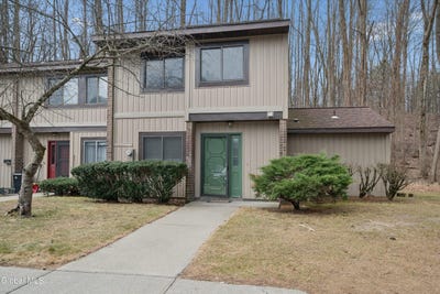 /international/us/82-crestwood-terrace-albany-ny-110106952761/