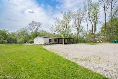 /international/us/2189-michigan-road-port-huron-al-110108226662/