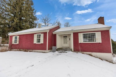 /international/us/71-parker-street-winchester-nh-110104577769/