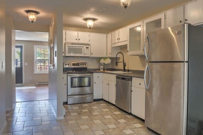 /international/us/818-court-street-keene-nh-110100979932/