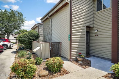 /international/us/65-lakeshore-terrace-crossville-tn-110108398514/