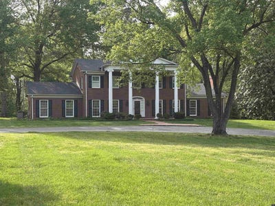 /international/us/2002-magnolia-drive-fulton-ky-110107403823/