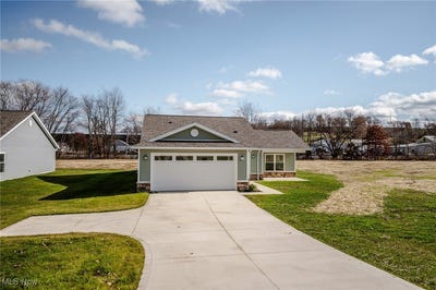 /international/us/127-buena-vista-street-baltic-oh-110098283873/