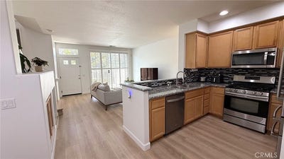 /international/us/8382-e-truckee-anaheim-hills-ca-110107453125/