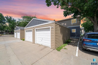 /international/us/1206-s-bridgeport-pl-sioux-falls-sd-110108906409/