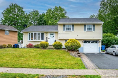 /international/us/18-starlit-drive-middlesex-nj-110108342442/
