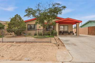 /international/us/843-granite-street-anthony-nm-110108843746/