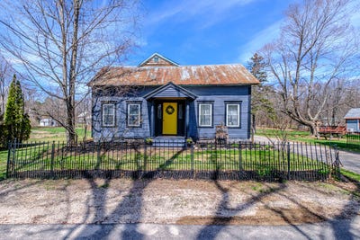 /international/us/528-main-street-bridgton-me-110107480695/