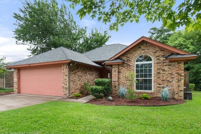/international/us/728-saddle-road-white-settlement-tx-110108417213/