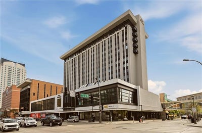 /international/us/220-broadway-avenue-s-rochester-mn-110107853717/