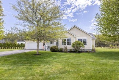 /international/us/36-merrill-drive-yarmouth-me-110108171157/