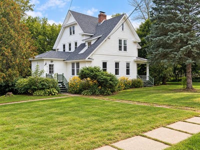 /international/us/21-oak-street-champlain-ny-110120043682/