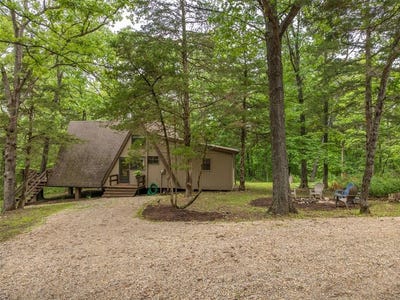 /international/us/84-e-altdorf-drive-innsbrook-mo-110099821578/