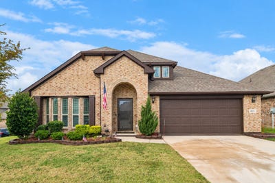 /international/us/404-moss-cove-drive-aubrey-tx-110120891342/