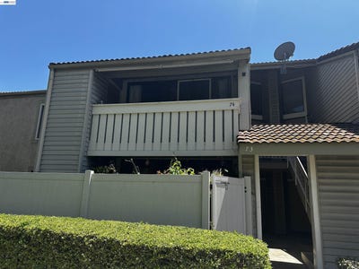 /international/us/74-carriage-way-pomona-ca-110107894402/