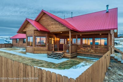 /international/us/20-bonnie-road-pinedale-wy-110089794638/