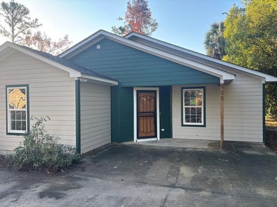 /international/us/905-e-moore-street-valdosta-ga-110104276079/