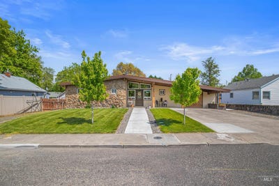 /international/us/1221-9th-street-clarkston-wa-110107778263/